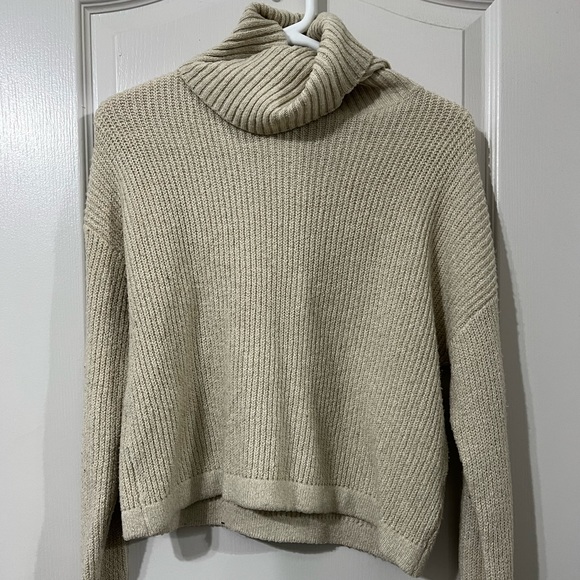 White turtleneck sweater - Picture 1 of 2